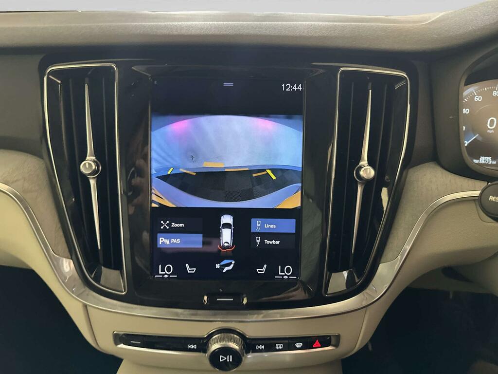 Volvo V60 2.0 B3p Momentum 7 Speed Black #18