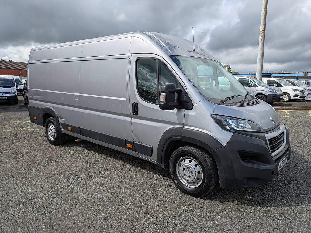 Peugeot Boxer Bluehdi 435 Professional Grey