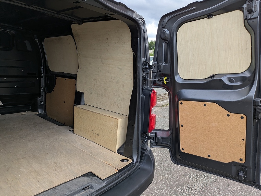 Vauxhall Vivaro 2.0 Turbo D 145 Pro H1 Van Silver #19