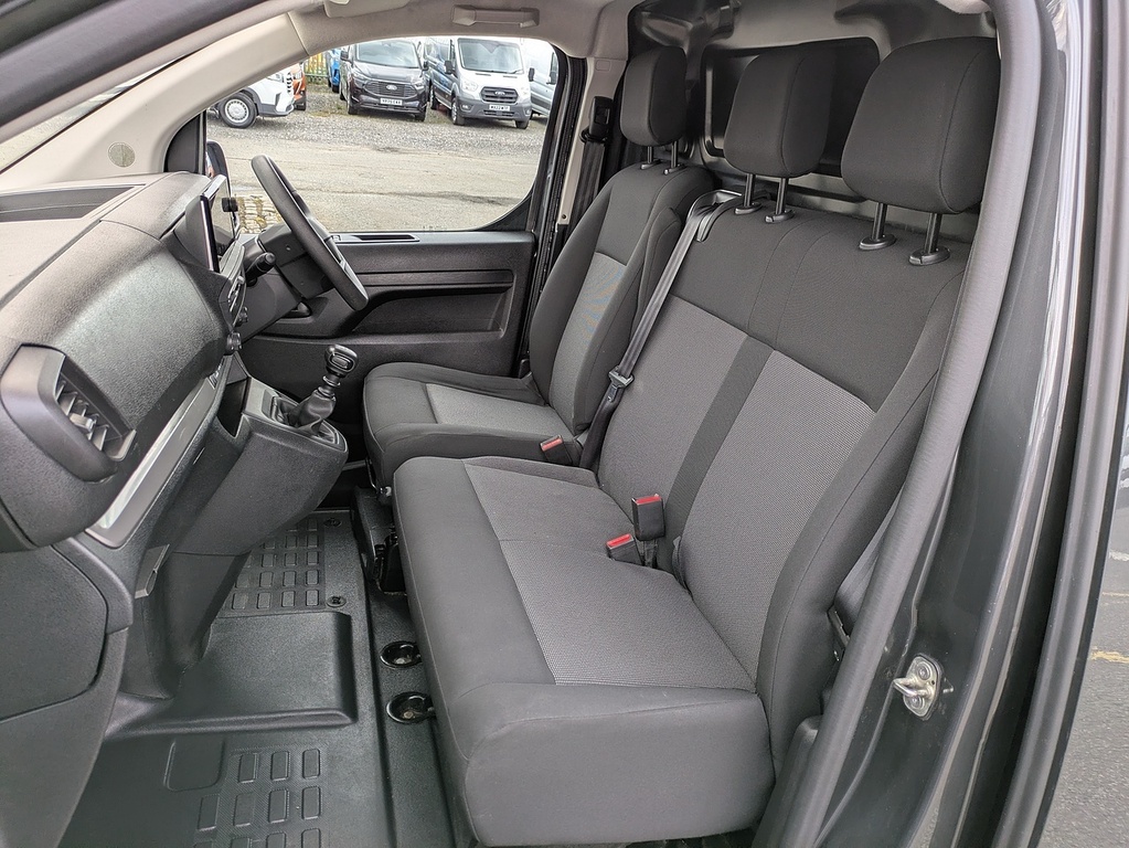 Vauxhall Vivaro 2.0 Turbo D 145 Pro H1 Van Silver #14