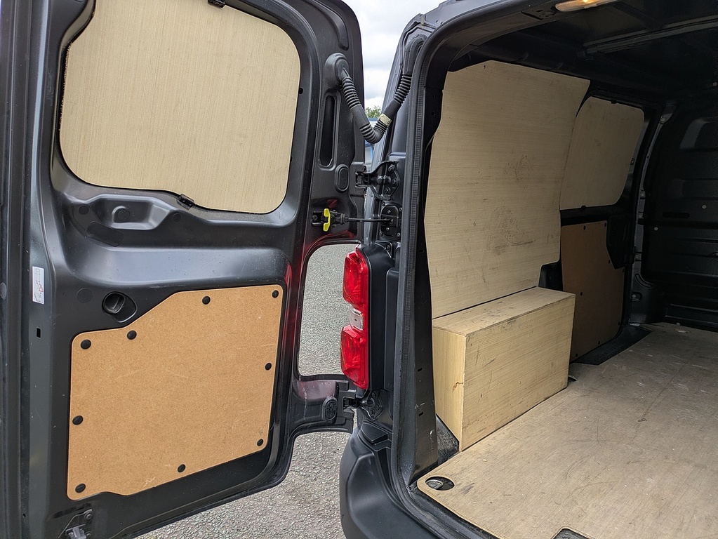 Vauxhall Vivaro 2.0 Turbo D 145 Pro H1 Van Silver #18