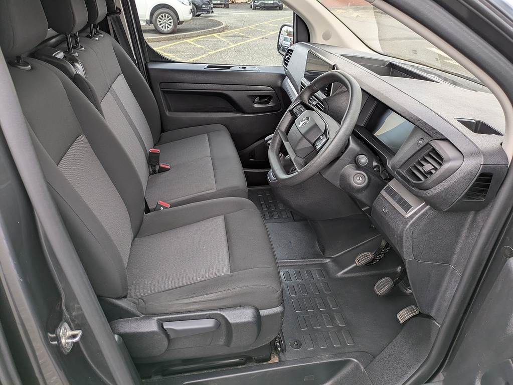 Vauxhall Vivaro 2.0 Turbo D 145 Pro H1 Van Silver #9