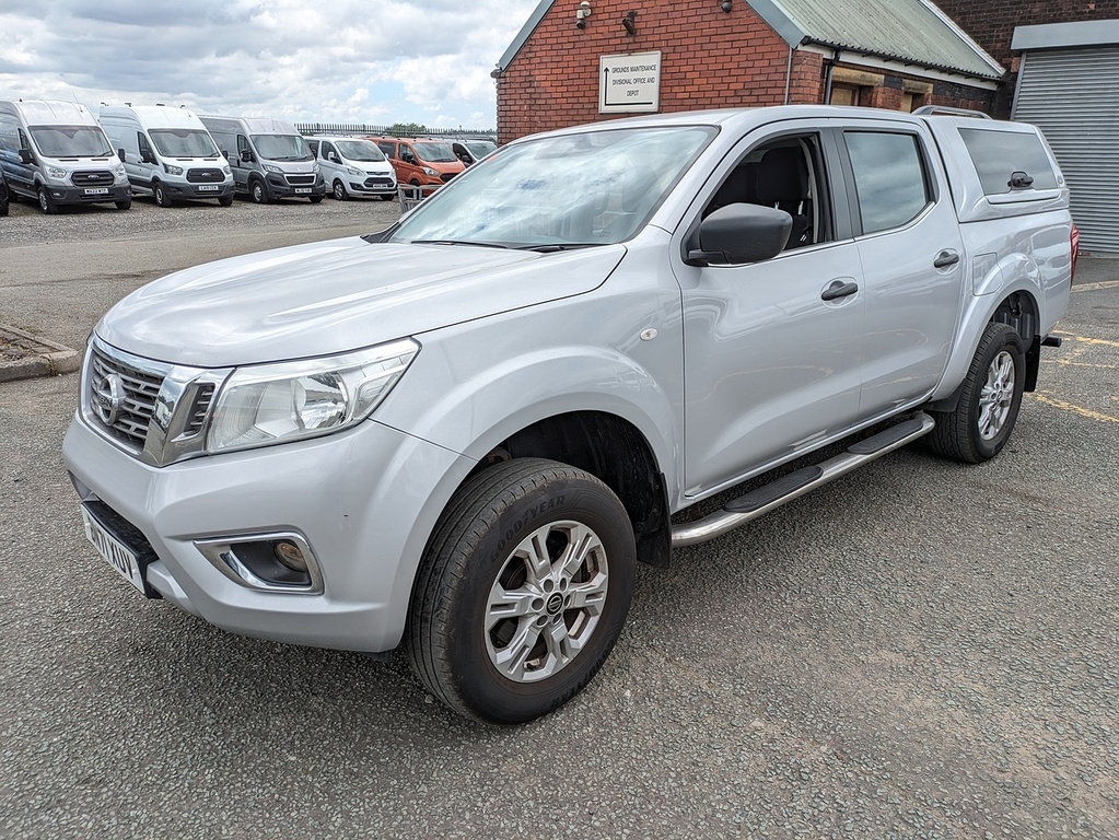 Nissan Navara Dci Acenta Silver #3