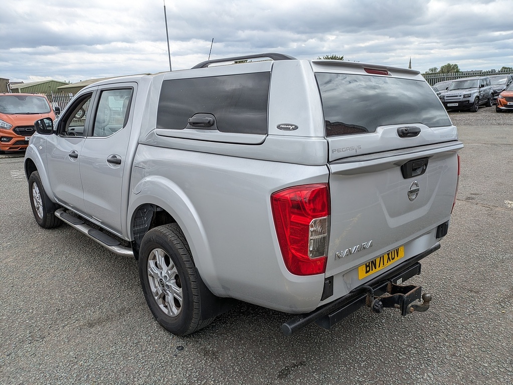 Nissan Navara Dci Acenta Silver #5