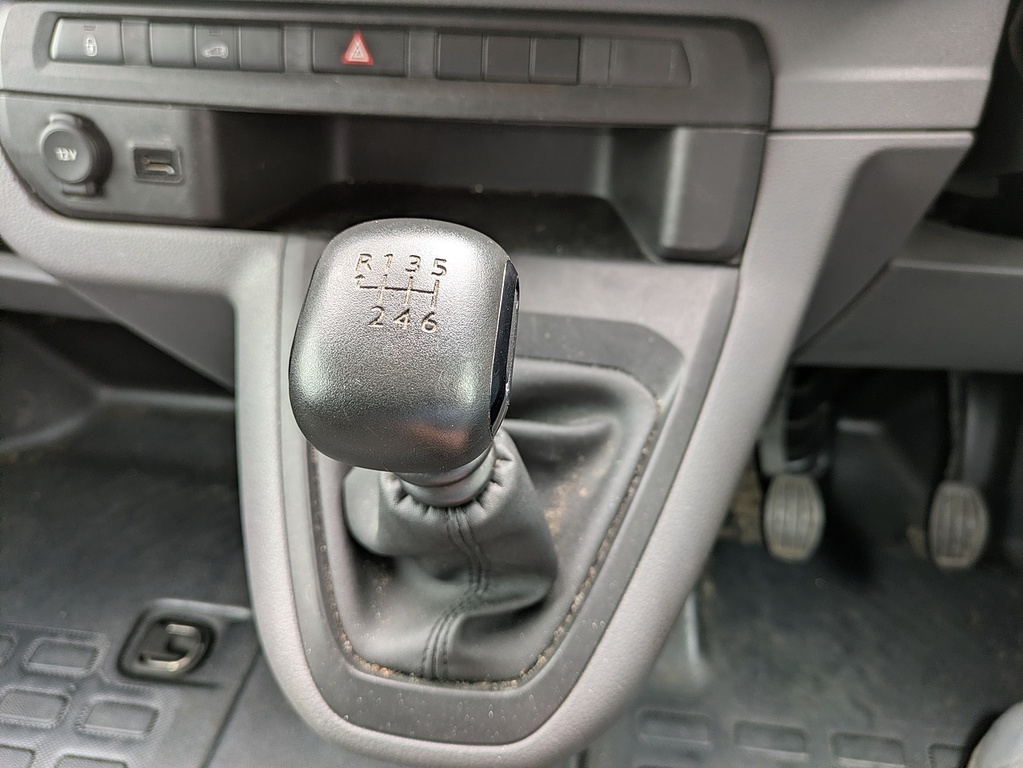Vauxhall Vivaro Turbo D 2900 Dynamic White #6