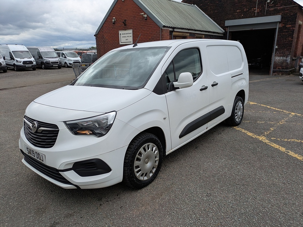 Vauxhall Combo Turbo D 2300 Sportive White #3