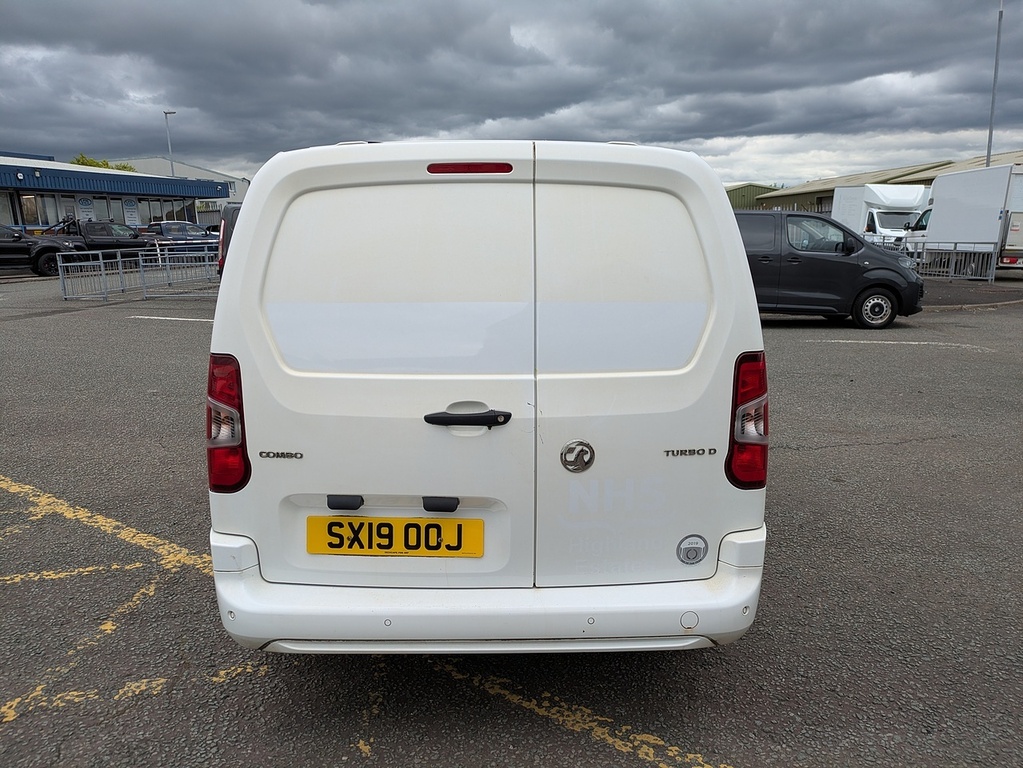 Vauxhall Combo Turbo D 2300 Sportive White #5