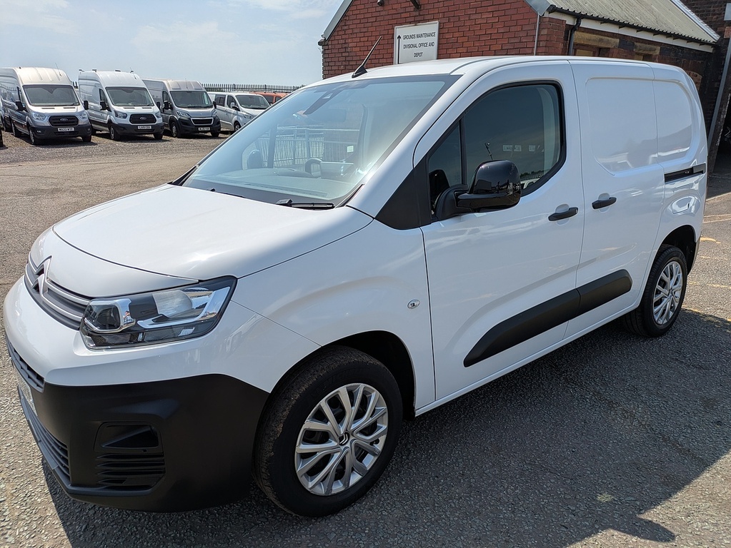 Citroen Berlingo Bluehdi 1000 Enterprise M Pro White #4