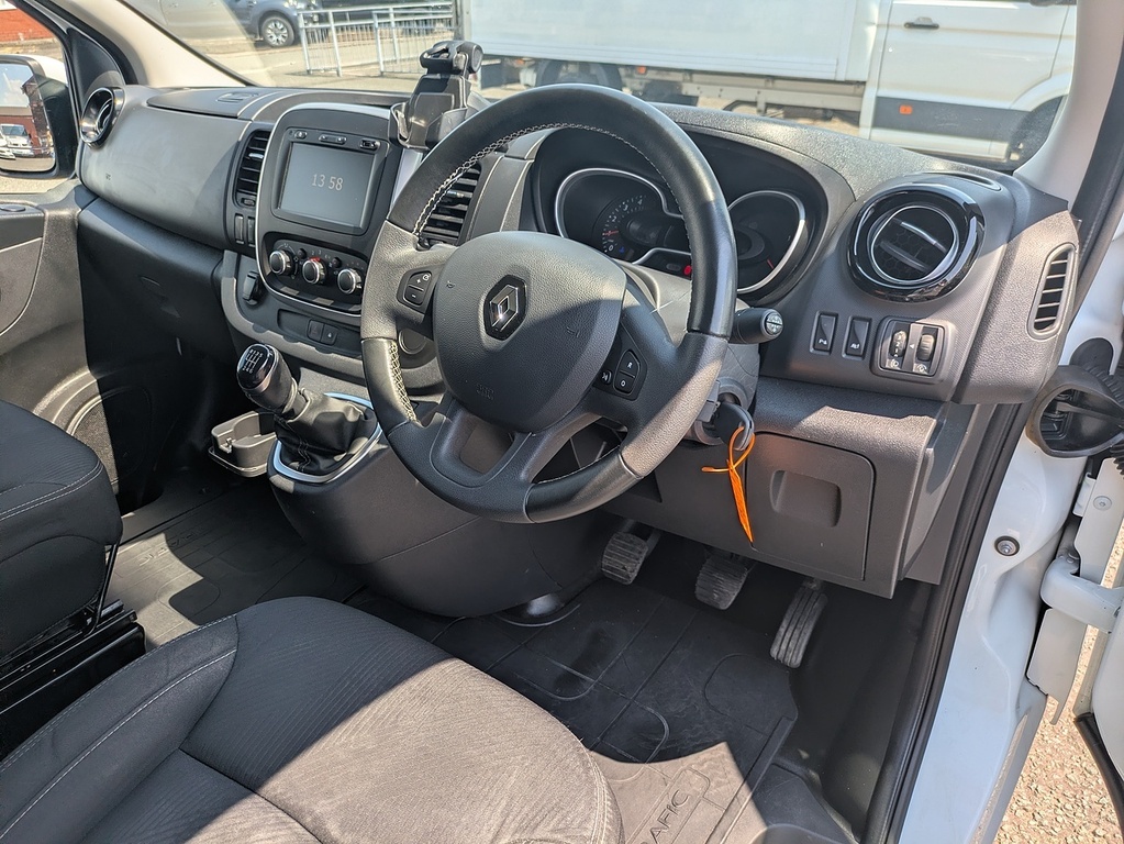 Renault Trafic 2.0 Dci Energy 28 Black Edition Edc Swb Standard R Grey #10