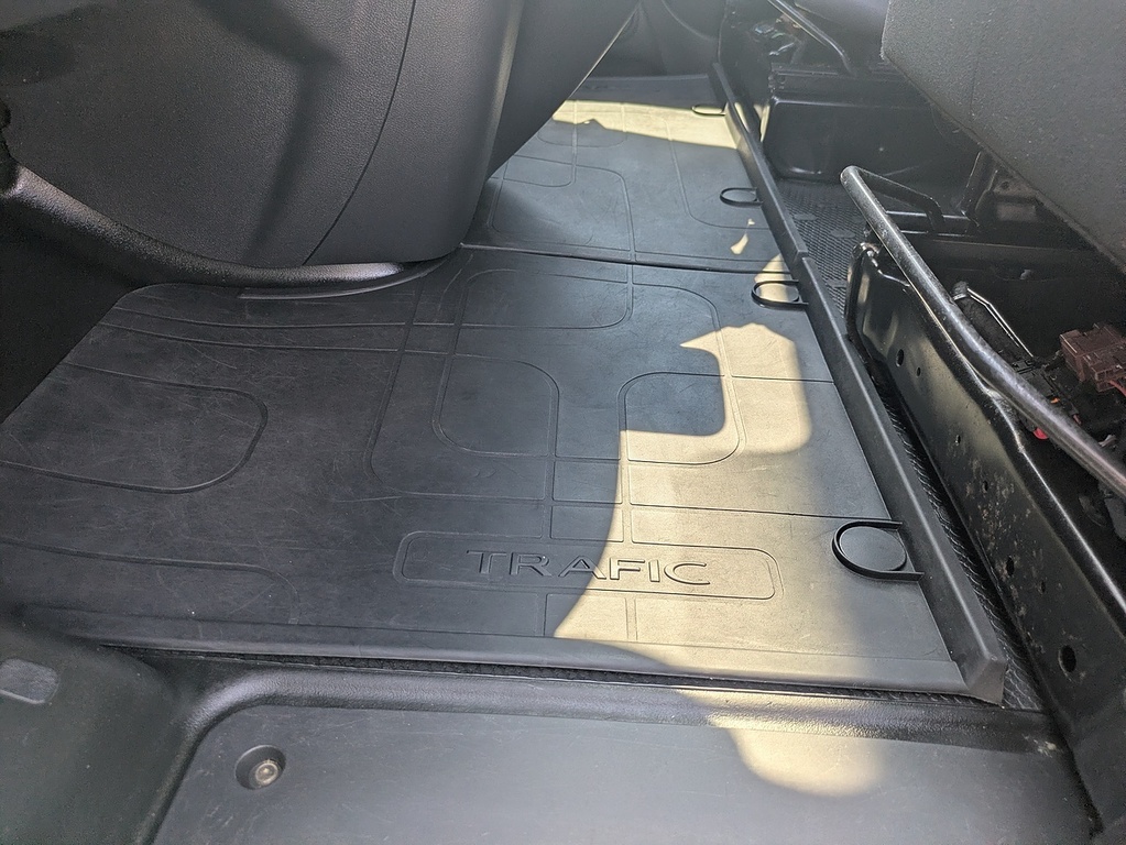 Renault Trafic 2.0 Dci Energy 28 Black Edition Edc Swb Standard R Grey #23