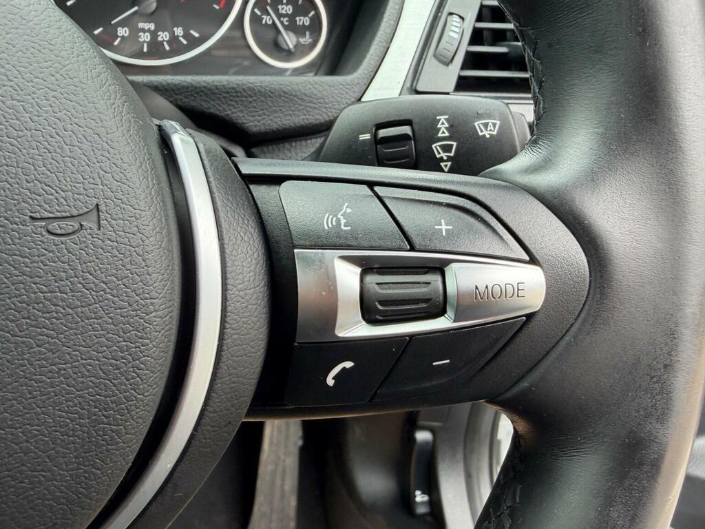 BMW 3 Series Saloon 2.0 320D Modern Saloon 2012 White #37