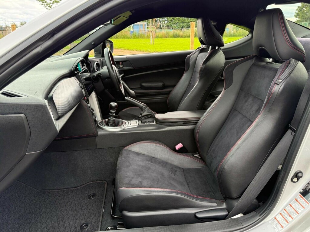 Toyota GT86 Coupe Black #17
