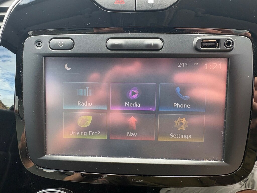 Renault Captur 1.5 Dci 90 Signature S Nav Edc White #25