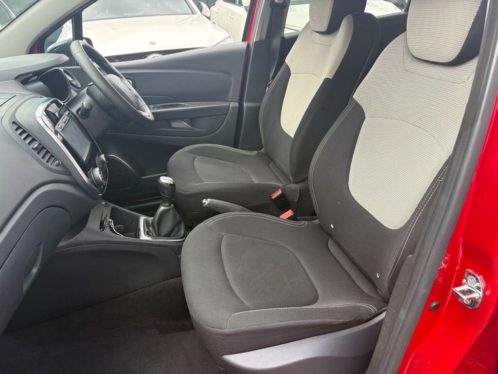 Renault Captur 1.5 Dci 90 Signature S Nav Edc White #8