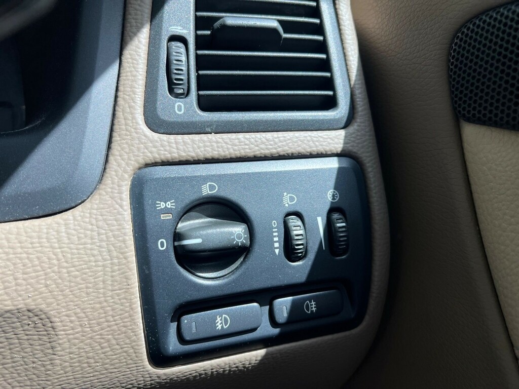 Volvo V70 Blue #24