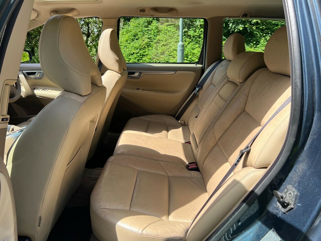 Volvo V70 Blue #17