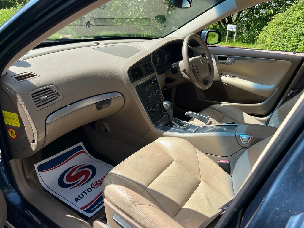 Volvo V70 Blue #36