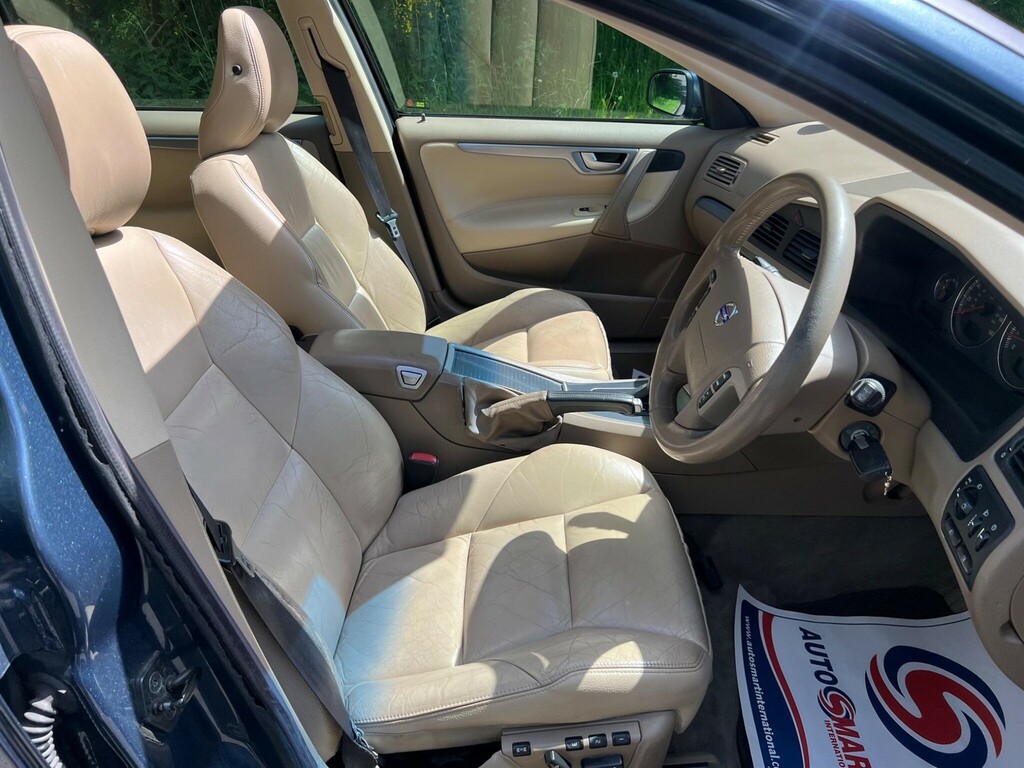 Volvo V70 Blue #15