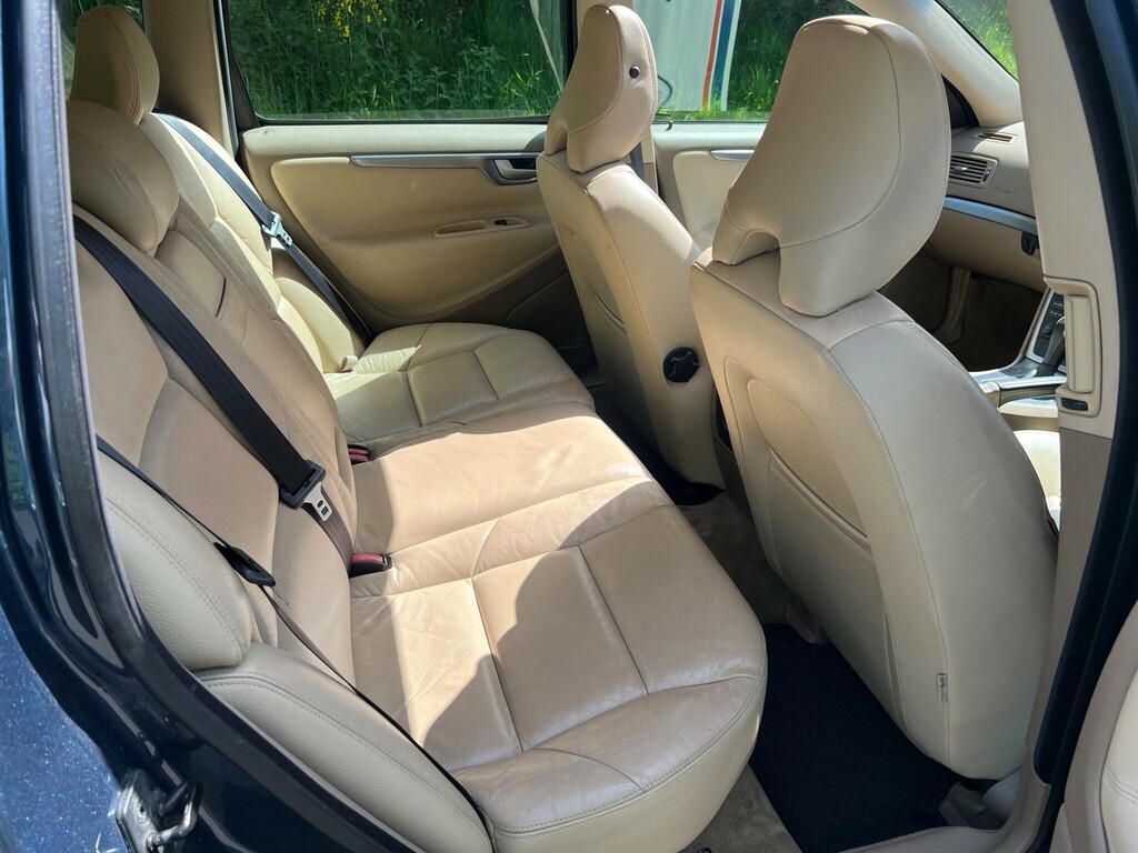 Volvo V70 Blue #20