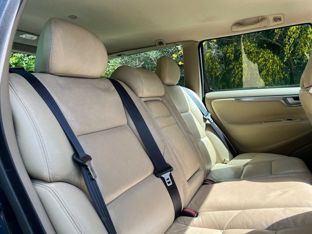 Volvo V70 Blue #19
