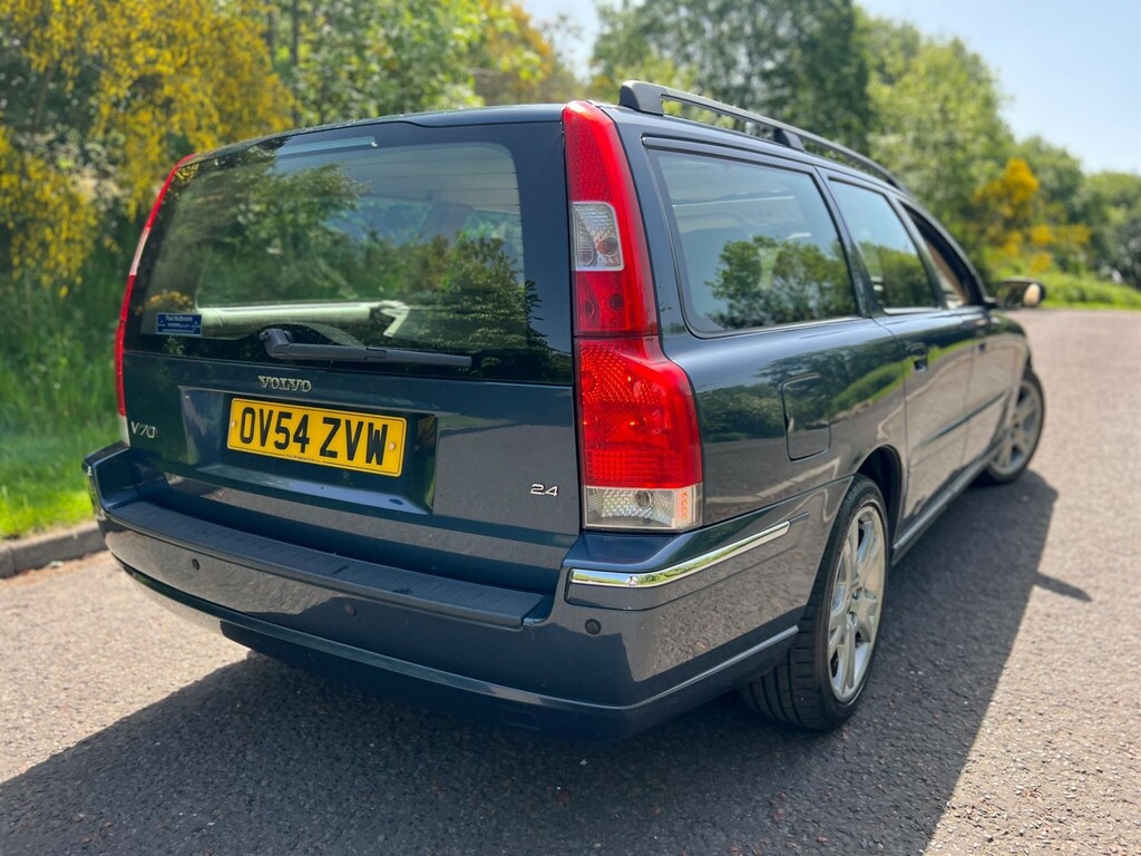 Volvo V70 Blue #11