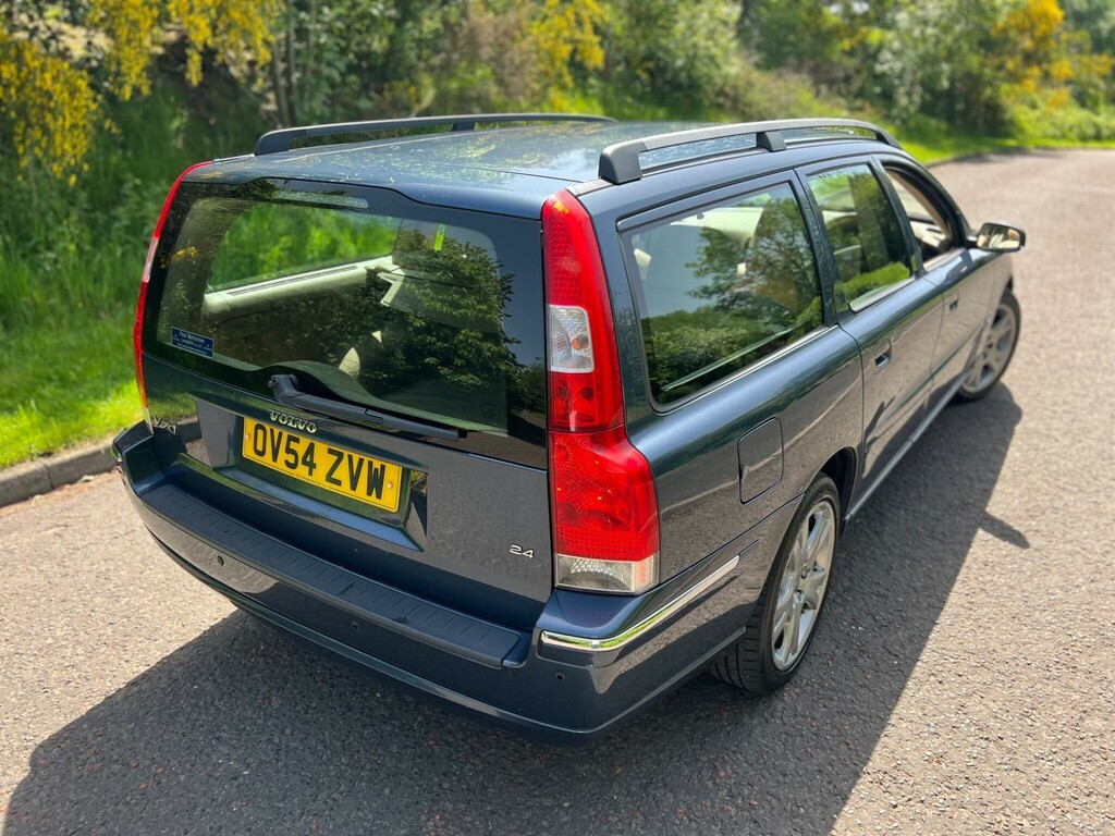 Volvo V70 Blue #10