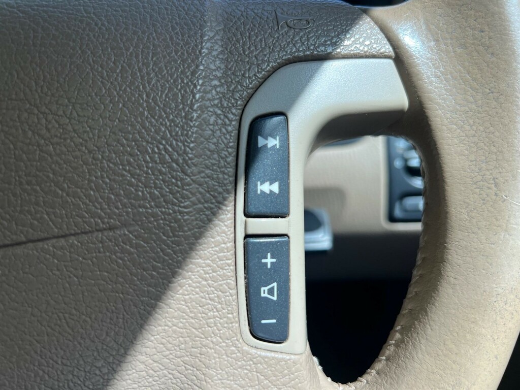 Volvo V70 Blue #26