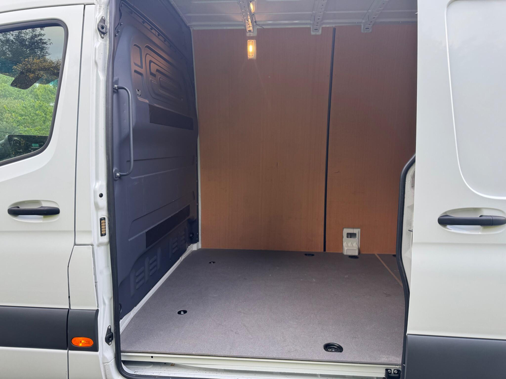 Mercedes-Benz eSprinter Progressive L2h2 Dc 80Kw 55Kw White #30