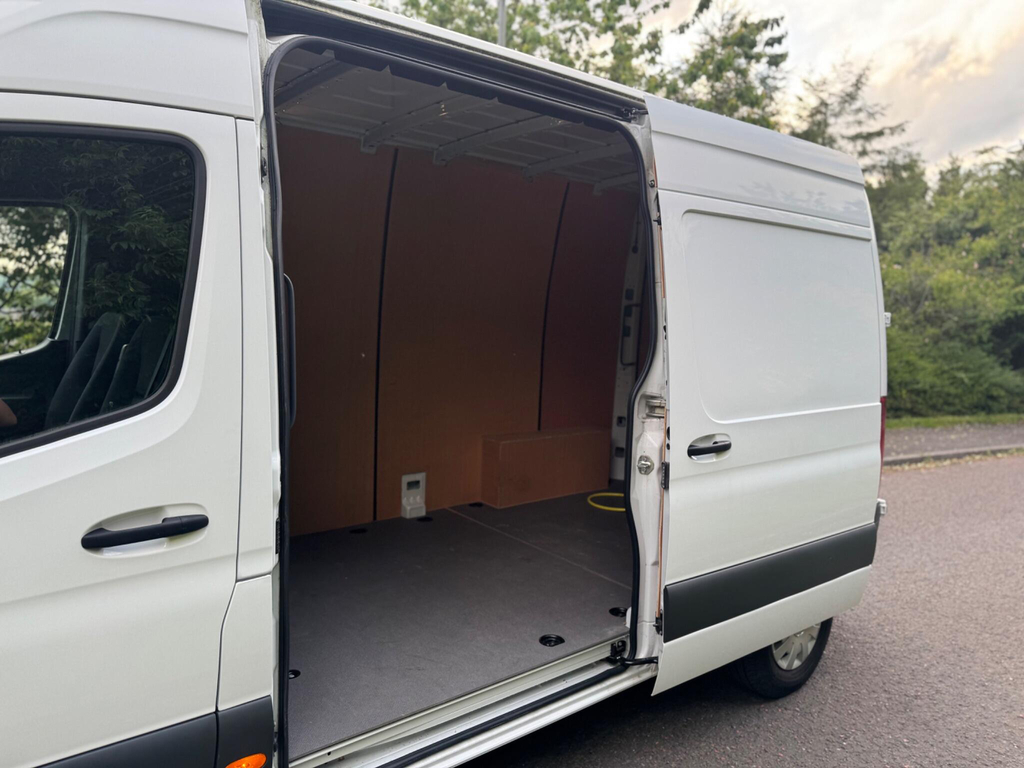 Mercedes-Benz eSprinter Progressive L2h2 Dc 80Kw 55Kw White #31