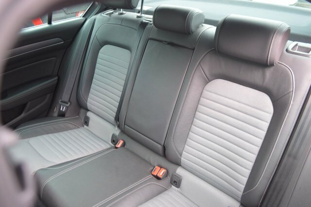 Volkswagen Passat 2L Gt Black #16