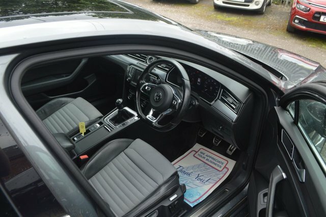Volkswagen Passat 2L Gt Black #7
