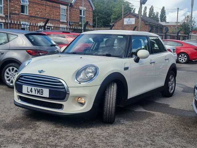 Mini Hatch 1.5 Cooper Hatchback Euro 6 S S L4YMB White #3