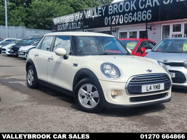 Mini Hatch 1.5 Cooper Hatchback Euro 6 S S White