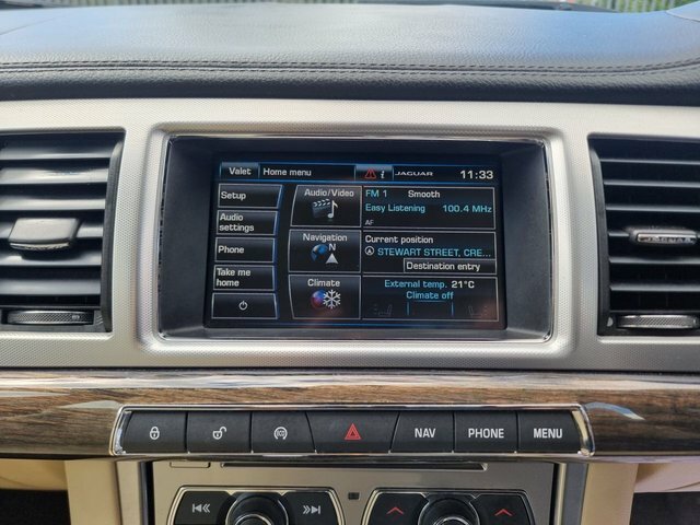 Jaguar XF 3L Portfolio Black #11