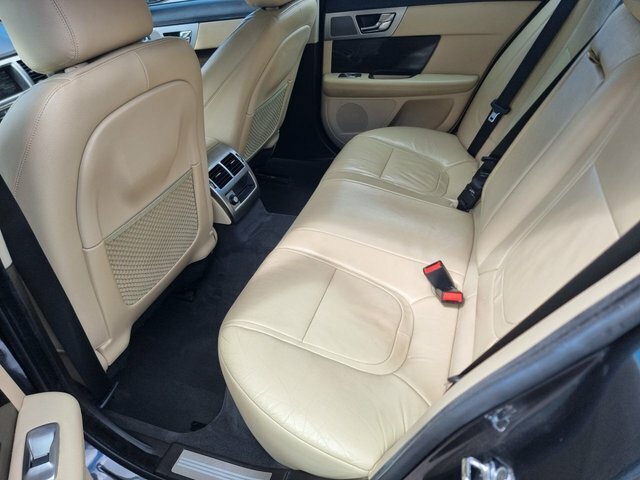 Jaguar XF 3L Portfolio Black #18