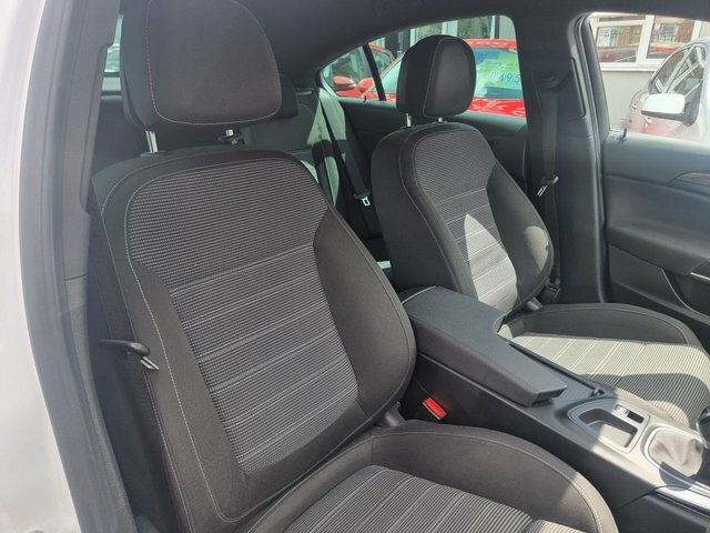 Vauxhall Insignia Hatchback Blue #16