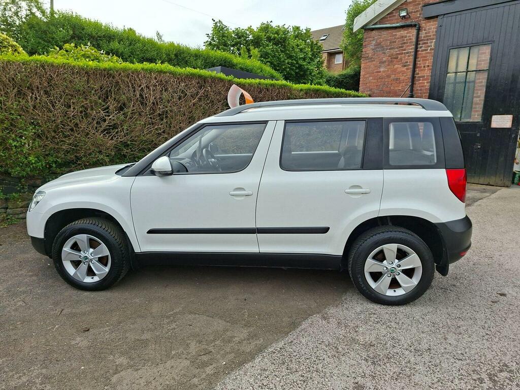 Skoda Yeti Suv 1.2 Tsi S Euro 5 201363 White #4