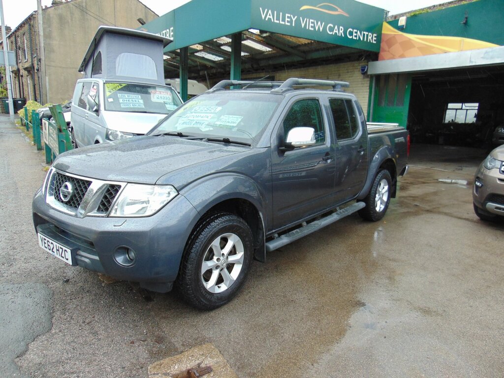Nissan Navara 2.5 Dci Tekna Pickup Double Cab 4W Grey #2