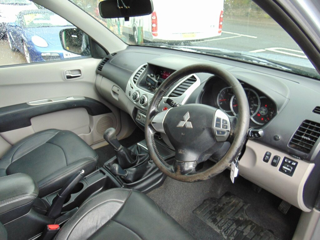 Mitsubishi L200 2.5 Di-d Warrior Pickup Double Cab Manu Silver #5