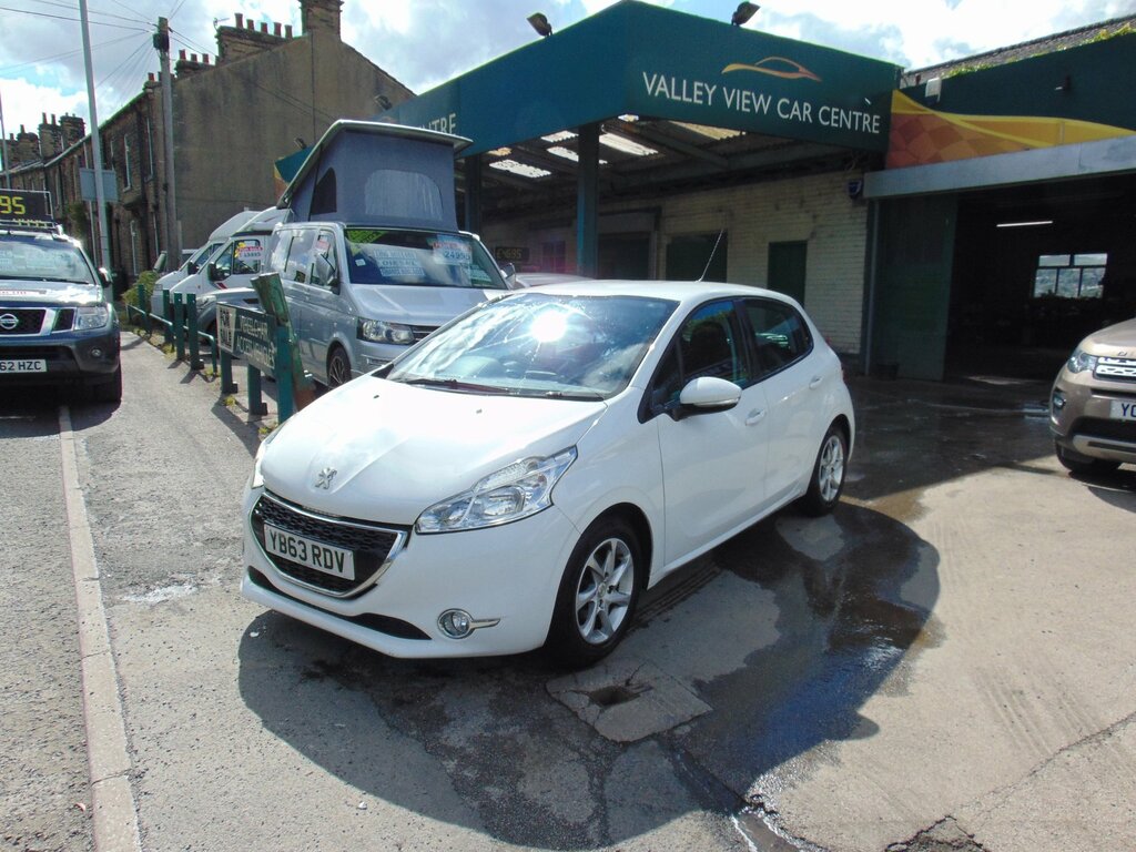 Peugeot 208 1.2 Vti Active Grey #1