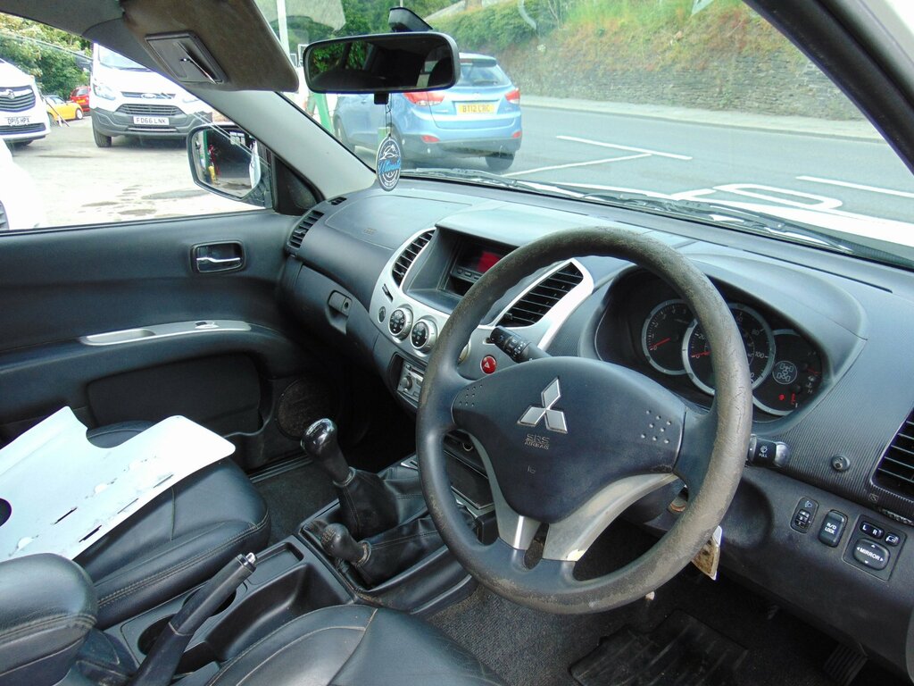 Mitsubishi L200 2.5 Di-d Trojan Pickup Double Cab Manua White #6