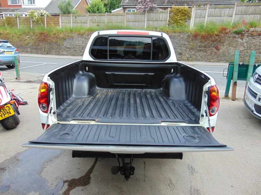Mitsubishi L200 2.5 Di-d Trojan Pickup Double Cab Manua White #5