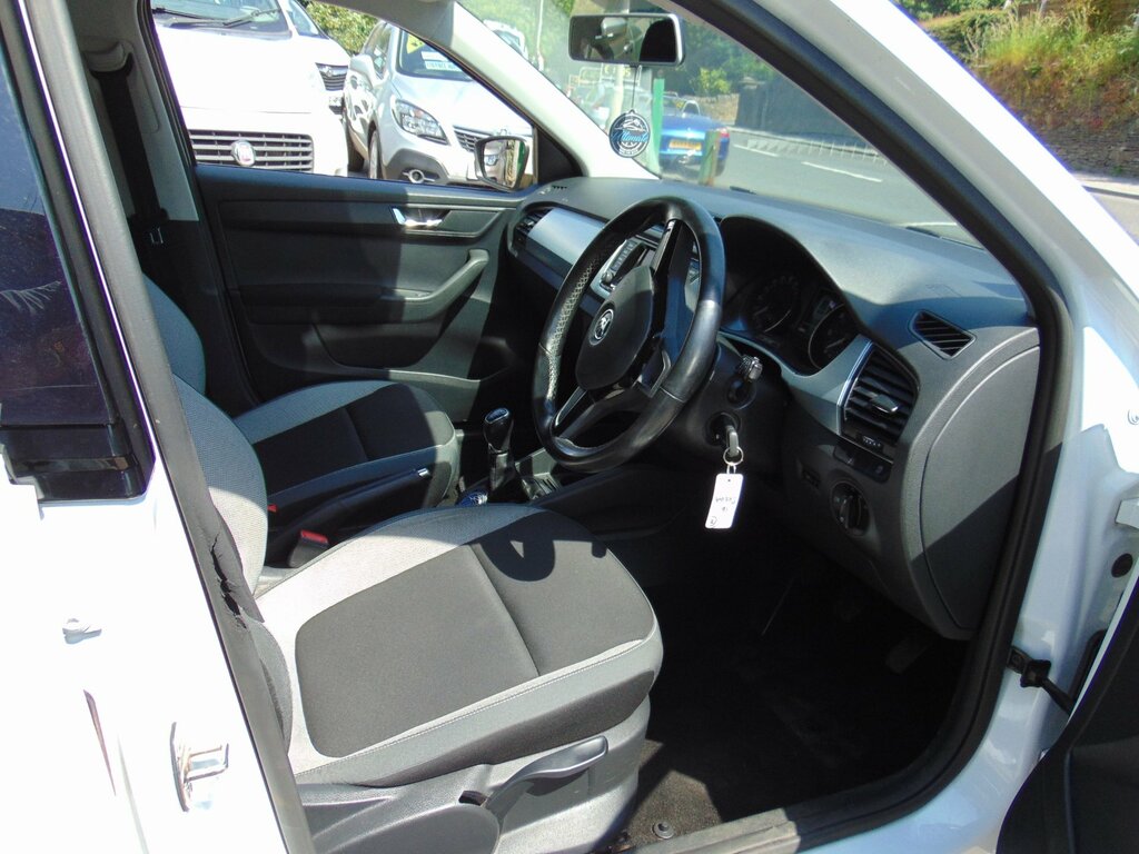 Skoda Fabia 1.4 Tdi Se Hatchback Euro 6 Ss White #6
