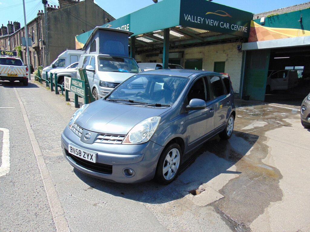 Nissan Note 1.6 16V Tekna Hatchback Euro 4 11 Grey