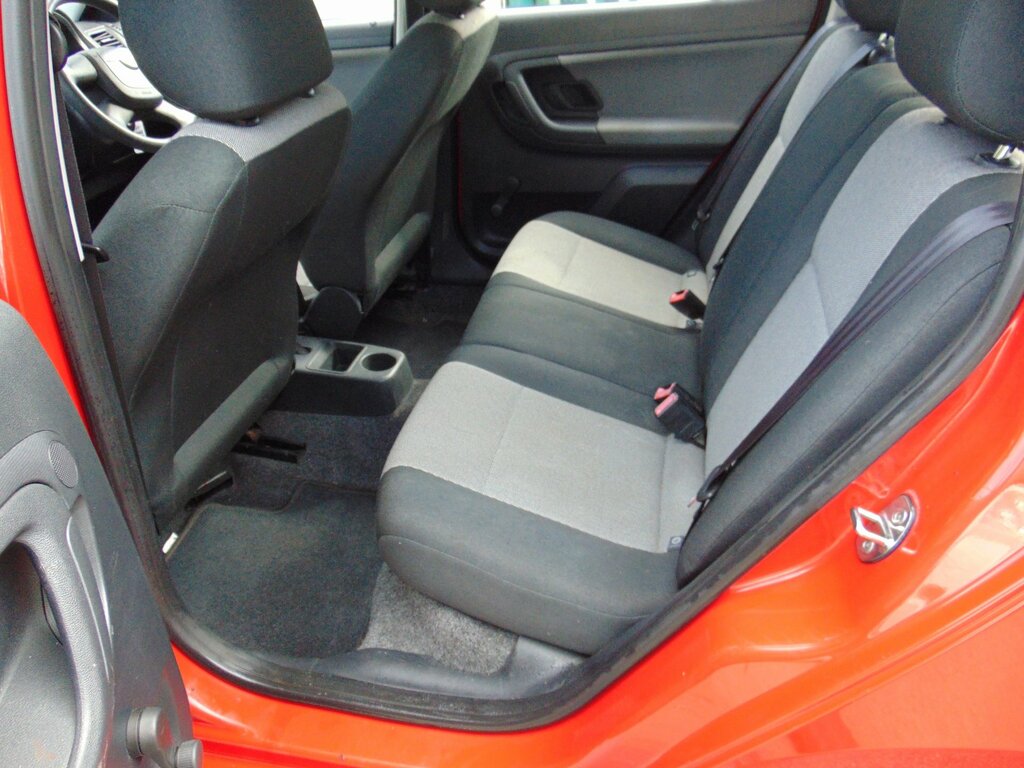 Skoda Fabia 1.2 Htp 6V 1 Hatchback 140 Gkm Red #5