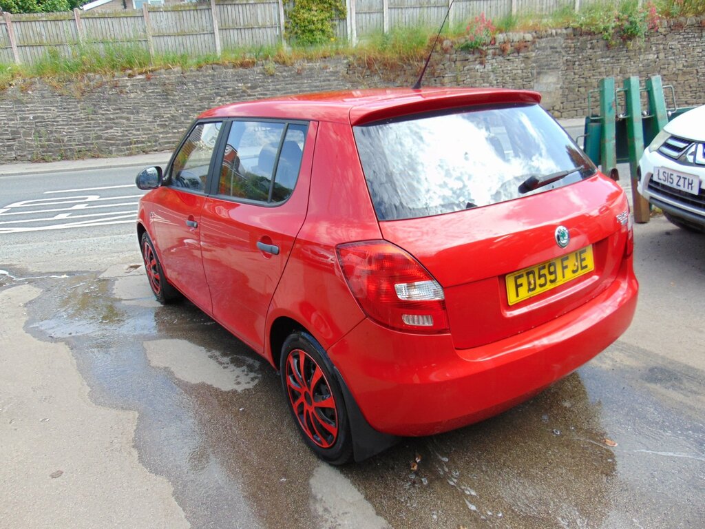 Skoda Fabia 1.2 Htp 6V 1 Hatchback 140 Gkm Red #3