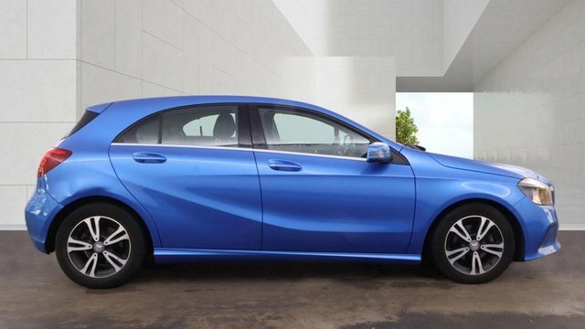 Mercedes-Benz A Class 2015 1.5 A180 Cdi Se Hatchback E Blue #5