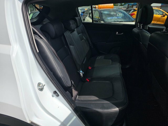 Kia Sportage 2015 1.7 Crdi Ecodynamics 2 Suv CV15ZXM White #6