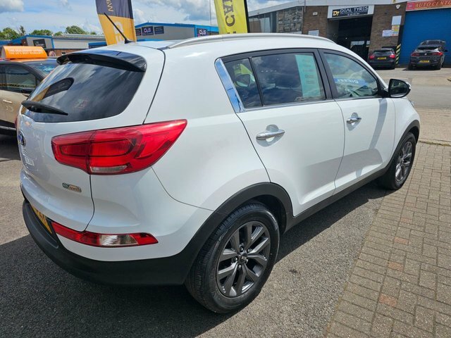 Kia Sportage 2015 1.7 Crdi Ecodynamics 2 Suv CV15ZXM White #4