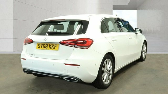 Mercedes-Benz A Class 2018 1.5 A180d Sport Executive Hatchback Die White #4